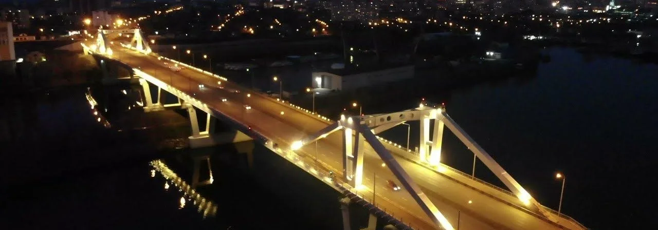 Фрунзенский мост вечером