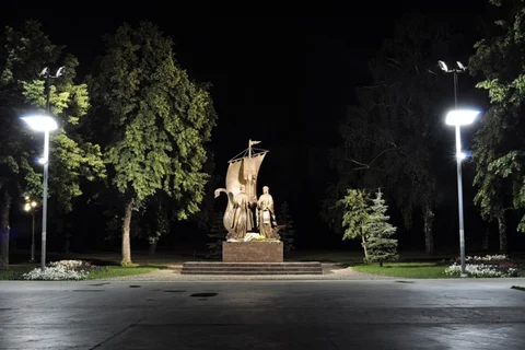 Памятник покровителям семьи Петру и Февронии