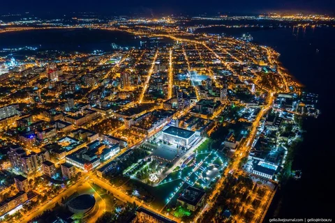 Площадь Куйбышева и центр города ночью (фото: gelio.livejournal.com)