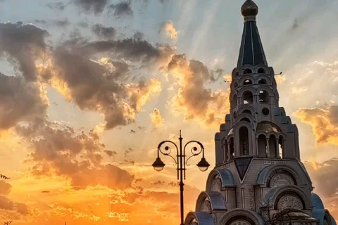 Храм на закате