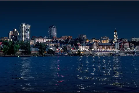 Самара с Волги ночью (источник: photocentra.ru)